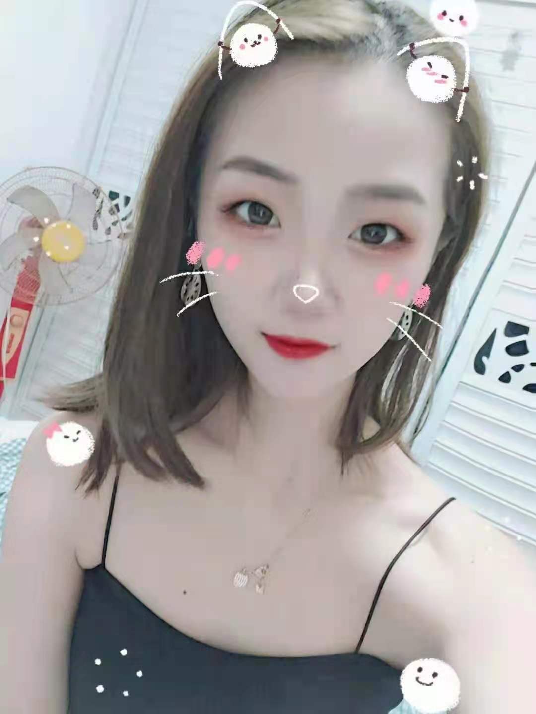 特别漂亮的御姐型小姐姐